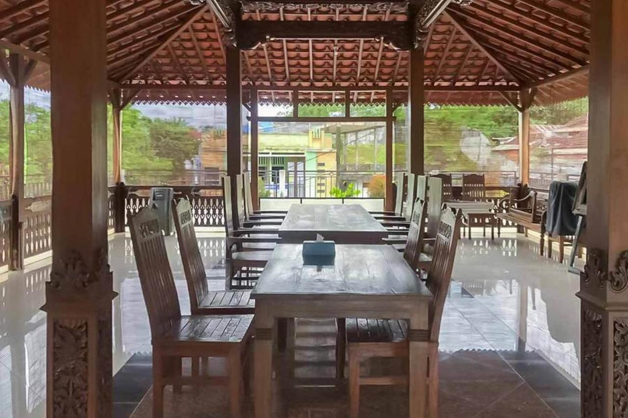 Malang Hill Syariah Redpartner Hotell Eksteriør bilde