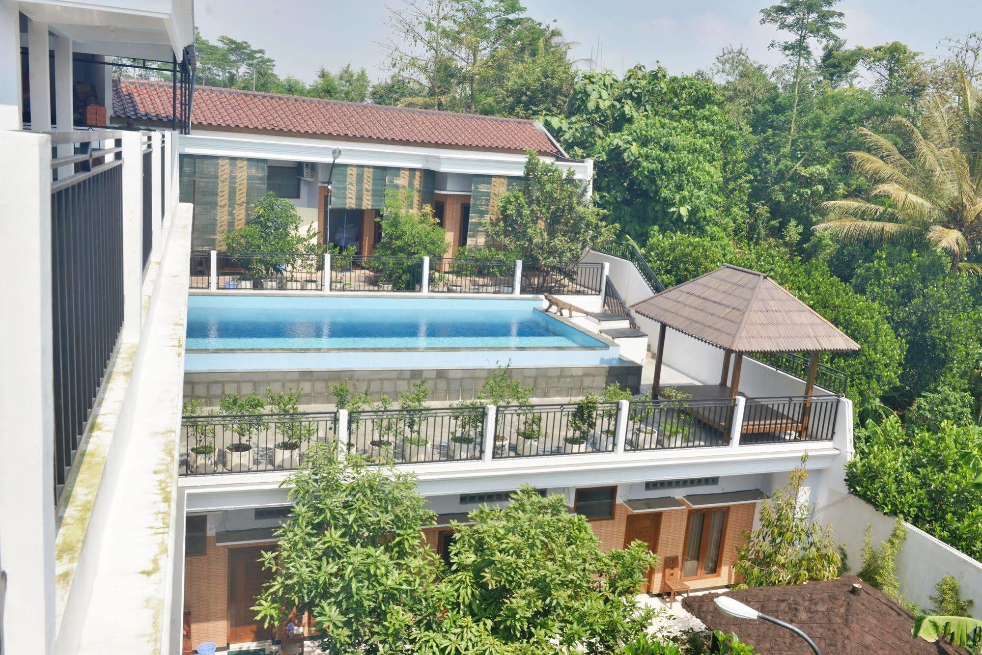 Malang Hill Syariah Redpartner Hotell Eksteriør bilde